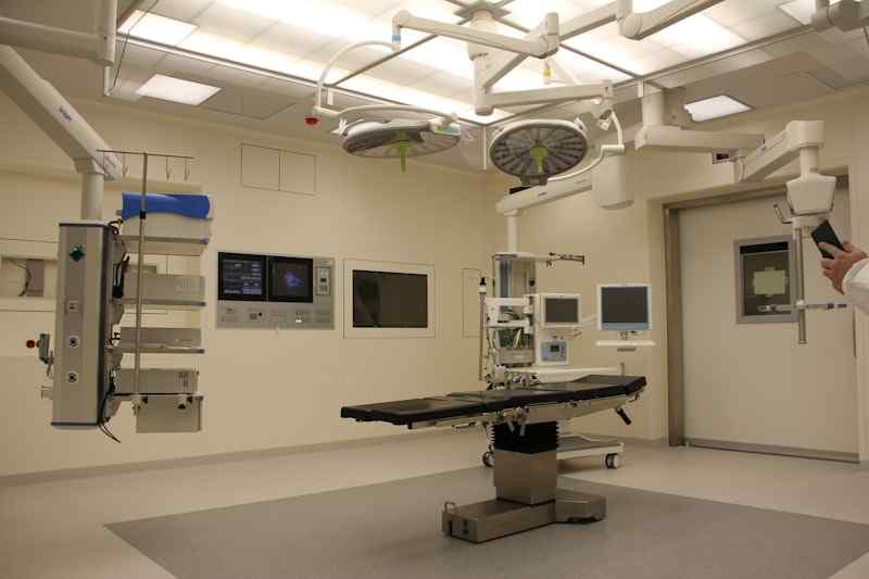 Clinical laboratory workstation analyzing routine patient diagnostic specimens